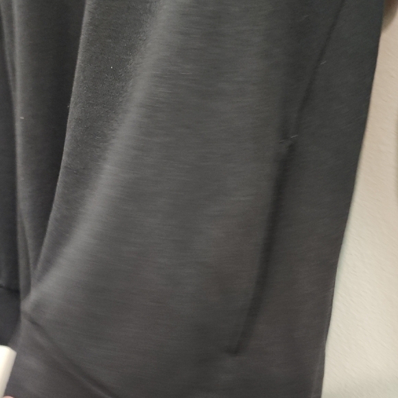 Nike Black Crew Neck Sweatshirt with Sleeve Text - Picture 5 of 7